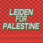 Logo van Leiden for Palestine: De tekst 'Leiden for Palestine' tegen de achtergrond van het patroon van een keffiyeh in rood en zwart.