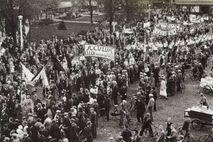 1 mei demonstratie op de Burcht in Zaandam, 1935